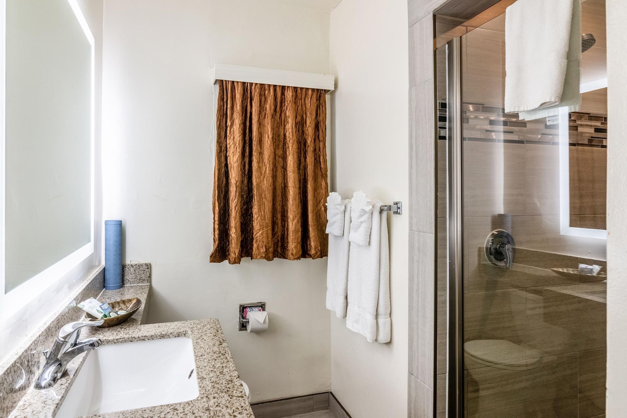 Inn At 50 - Long Beach Convention Center Екстер'єр фото