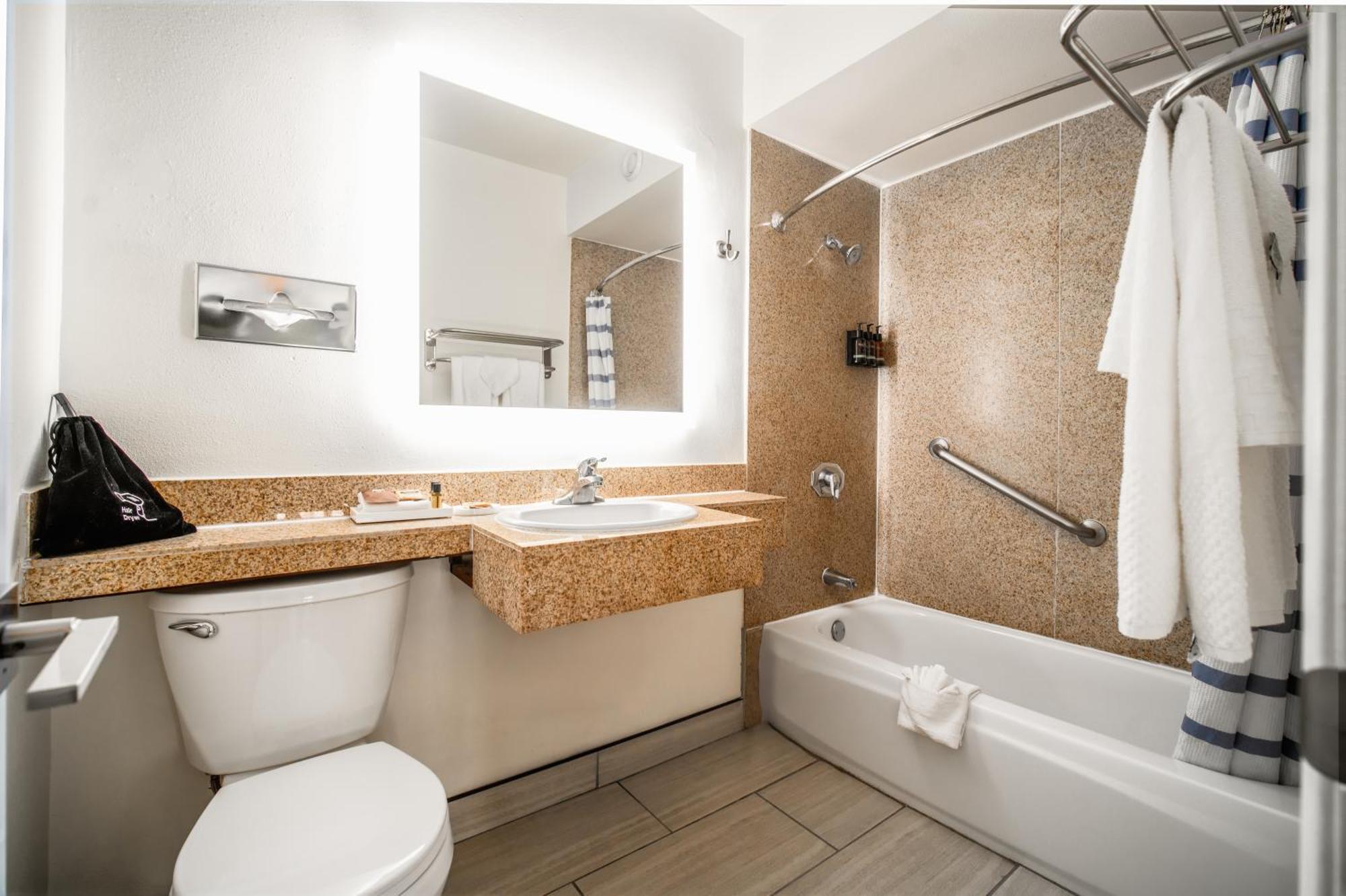 Inn At 50 - Long Beach Convention Center Екстер'єр фото