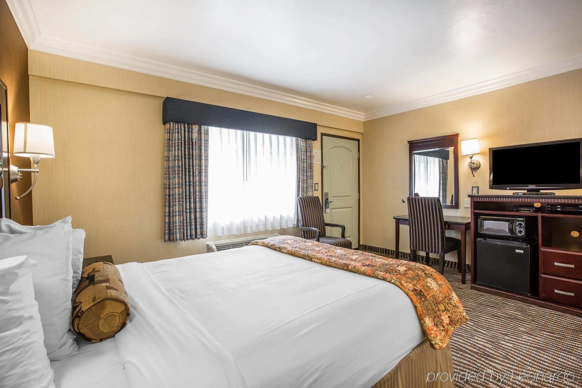Inn At 50 - Long Beach Convention Center Екстер'єр фото
